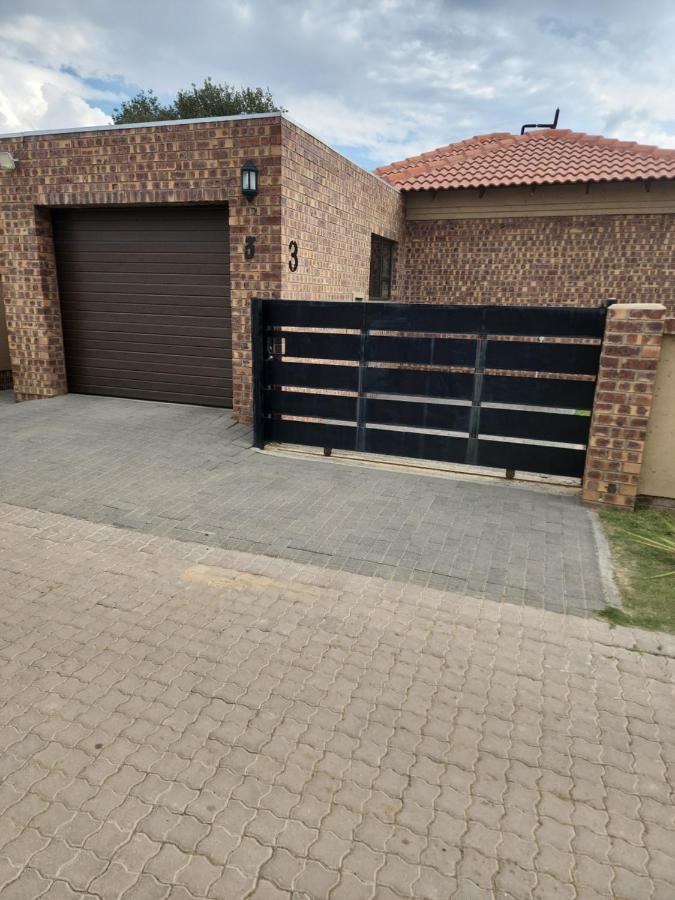 Lloyds - 3 Apartment Ermelo Luaran gambar